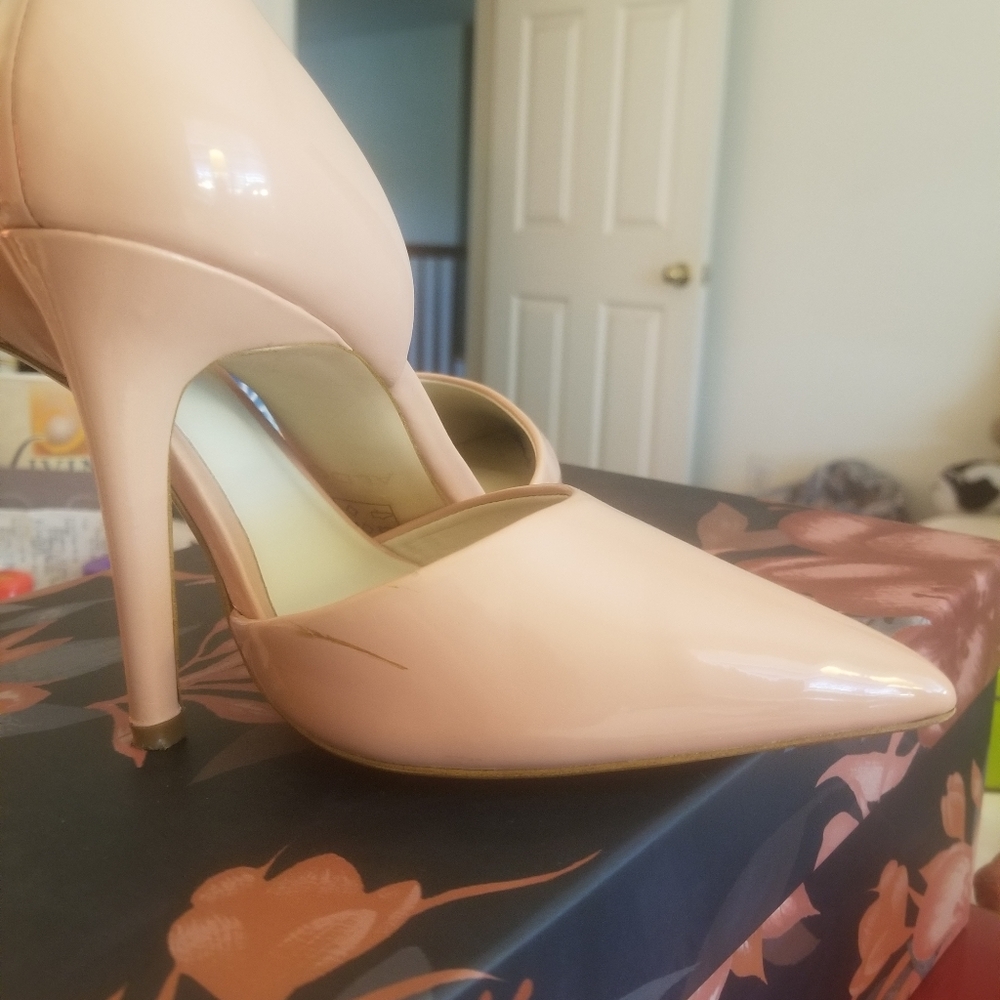 Shoes - Picture 3 of 7